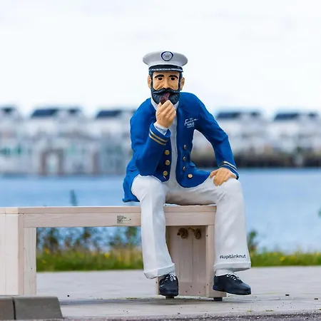 Stunning In Daire Olpenitz